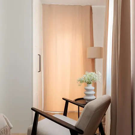 Barbara Ii - Luxury With Balcony Affittacamere 3*